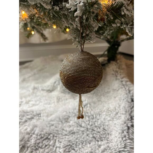 4 Silver Gold Beaded Ball Ornaments Christmas Tree - Picture 2 of 3